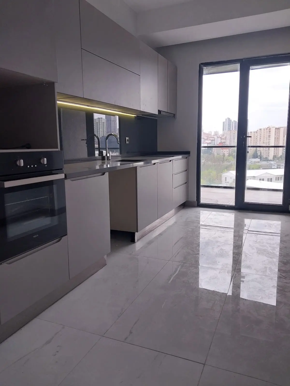 Modern kitchen